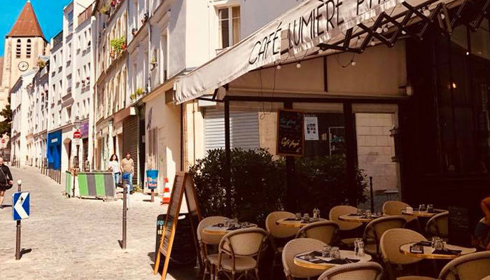 Café Lumière Terrasse Paris